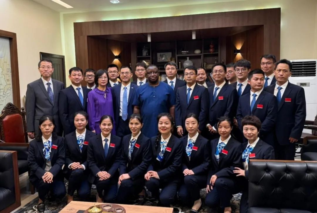 塞拉利昂总统比奥接见第25批中国援塞医疗队-中非友好经贸发展工作委员会