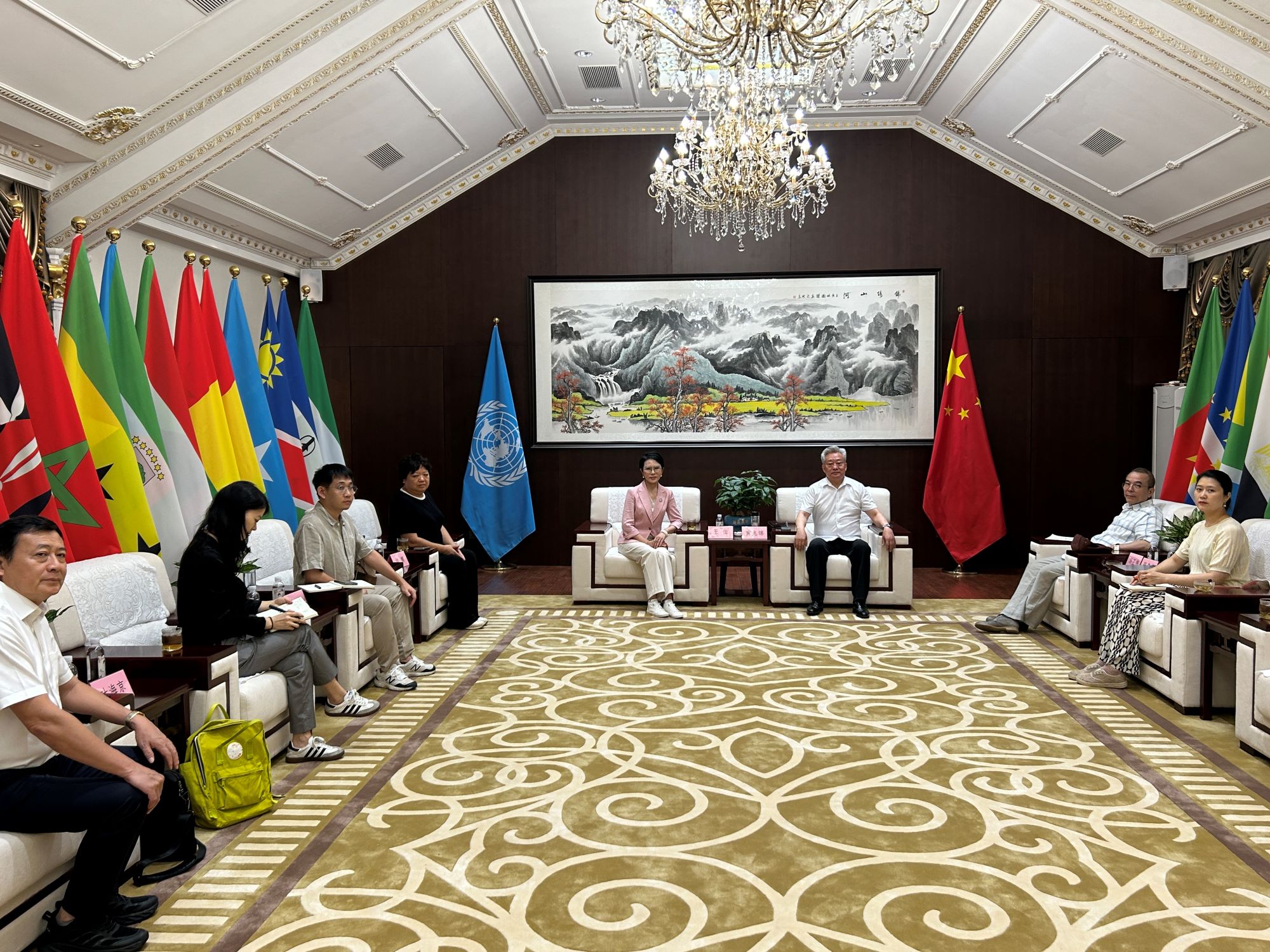 黄兆锦主任同美兰区政府领导共谋中非发展新篇章-中非友好经贸发展工作委员会