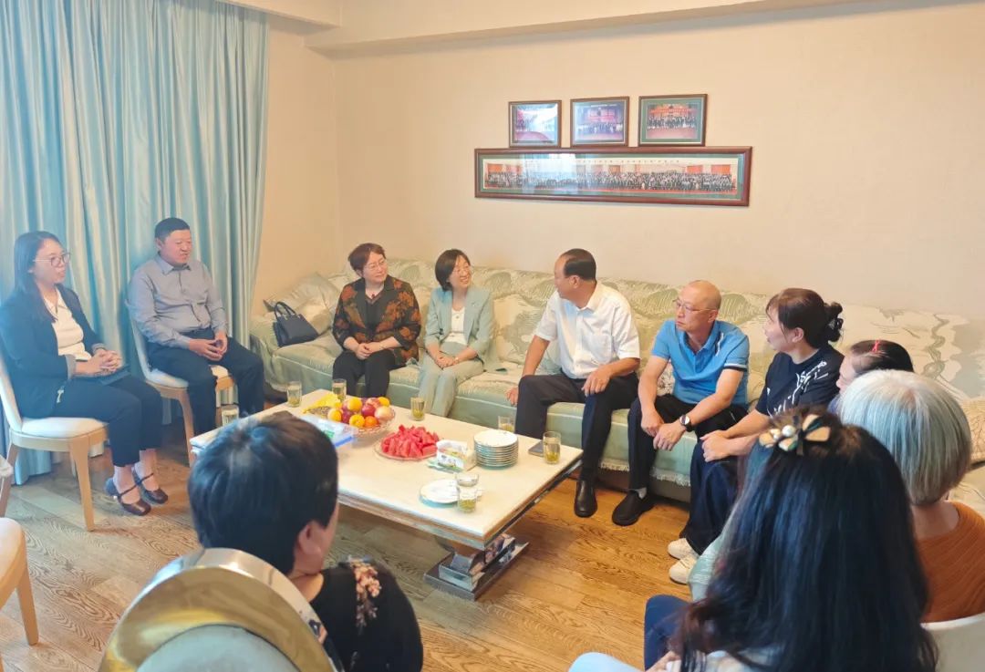 驻肯尼亚大使郭海燕走访慰问在肯侨胞代表-中非友好经贸发展工作委员会