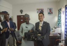 驻塞拉利昂大使王擎出席中国援塞媒体设备交接仪式-中非友好经贸发展工作委员会