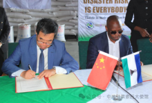 驻莱索托大使杨晓坤出席中国援莱紧急粮食援助交接仪式-中非友好经贸发展工作委员会