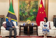 陈明健大使会见美前驻坦大使、Pula集团主席斯蒂史-中非友好经贸发展工作委员会