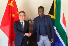 驻南非大使会见南非外长拉莫拉-中非友好经贸发展工作委员会