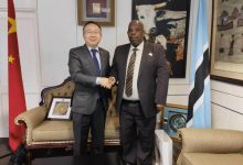 驻博茨瓦纳大使拜会博酋长院主席马洛佩二世-中非友好经贸发展工作委员会