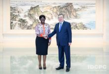 刘建超会见莫桑比克外长卢卡斯-中非友好经贸发展工作委员会